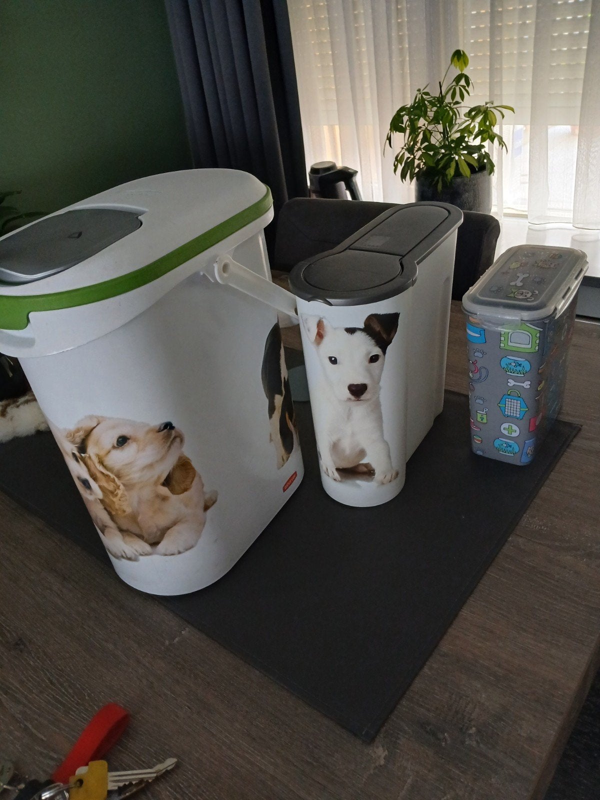 brokken bewaartonnen, Ophalen, Hond