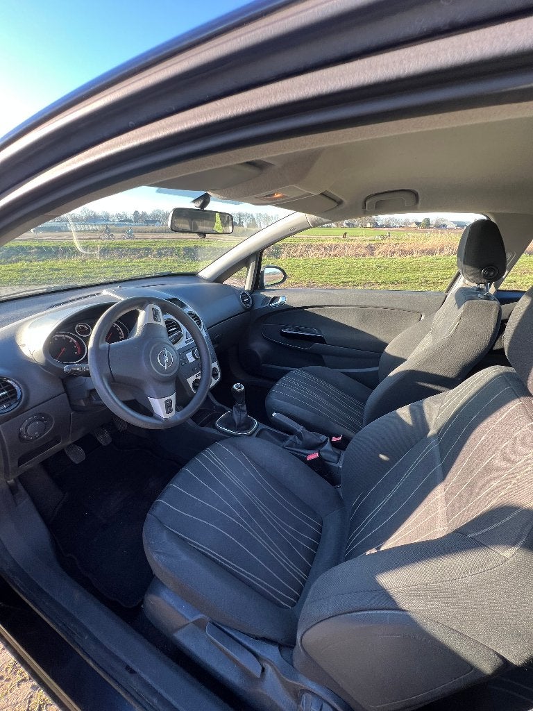 Opel Corsa 1.2 16V 3D WR 2008 Zwart, Voorwielaandrijving, 40 €/maand, Zwart, 1229 cc