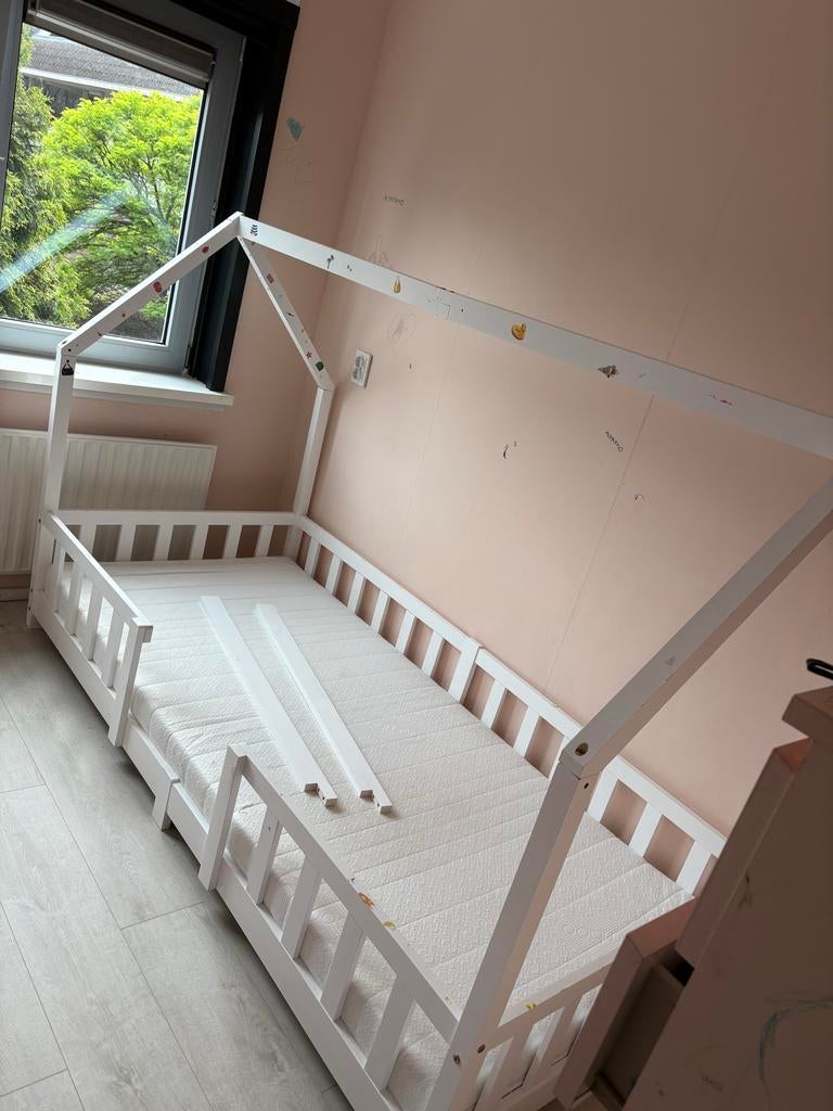 Kinderbed huisje 90x140 met matrasje, Ophalen, 85 tot 100 cm, Gebruikt, 140 tot 160 cm