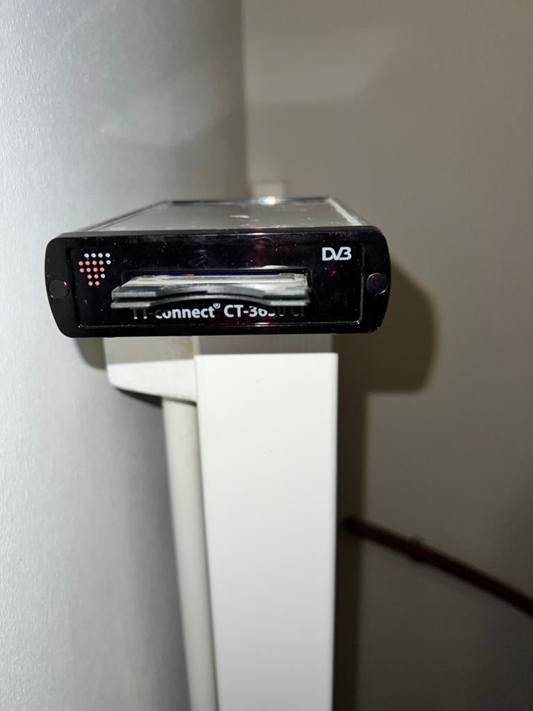 TechnoTrend CT-3650 CI DVB-T USB TV Tuner met Alphacrypt, Ophalen of Verzenden, Zo goed als nieuw, Decoder