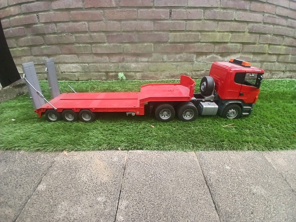 Bruder, Scania vrachtwagen met dieplader, Ophalen of Verzenden, Gebruikt
