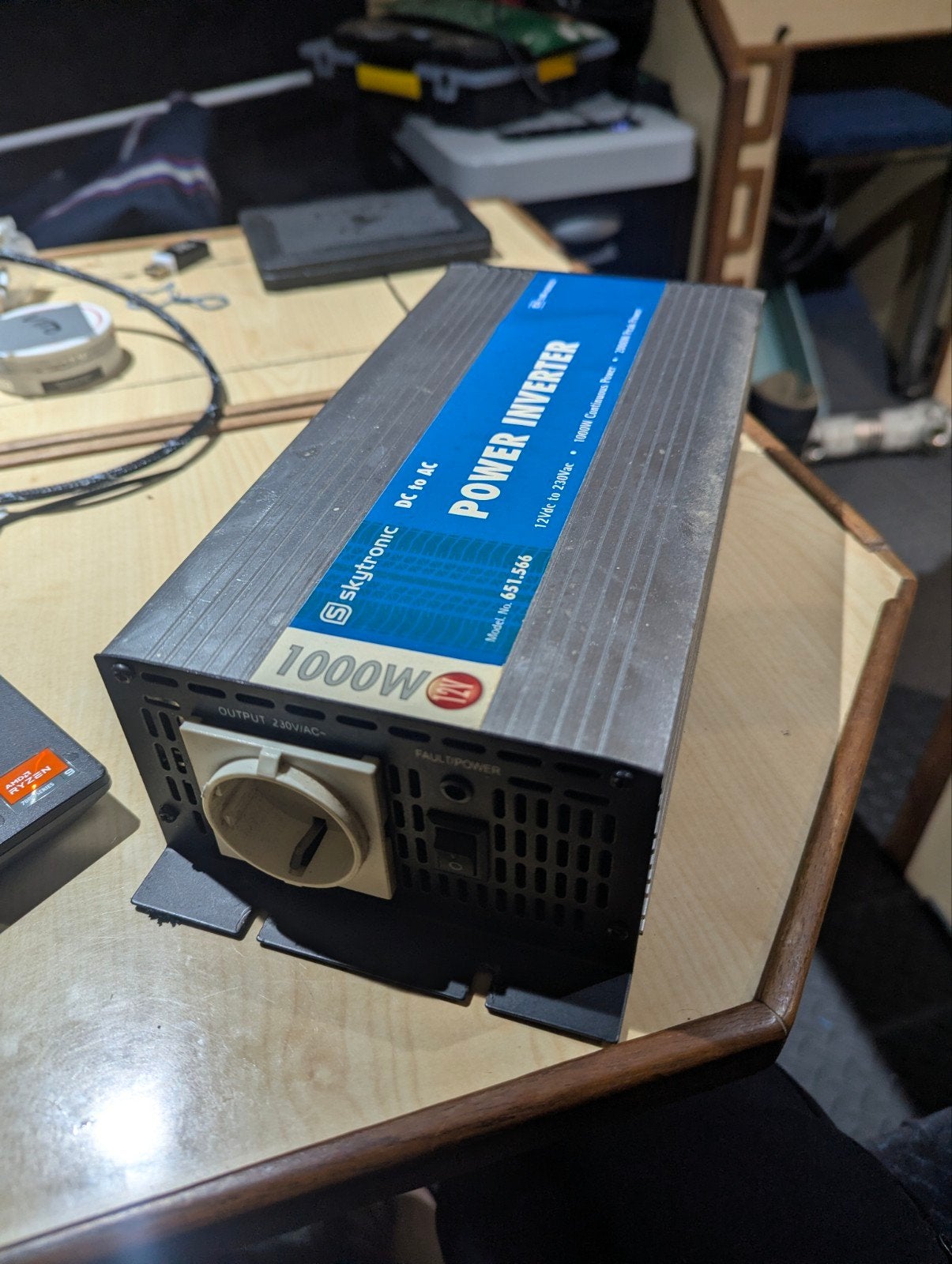 Skytronic Omvormer 12V - 1000W Continu / 2000W Piek, Ophalen of Verzenden, Gebruikt