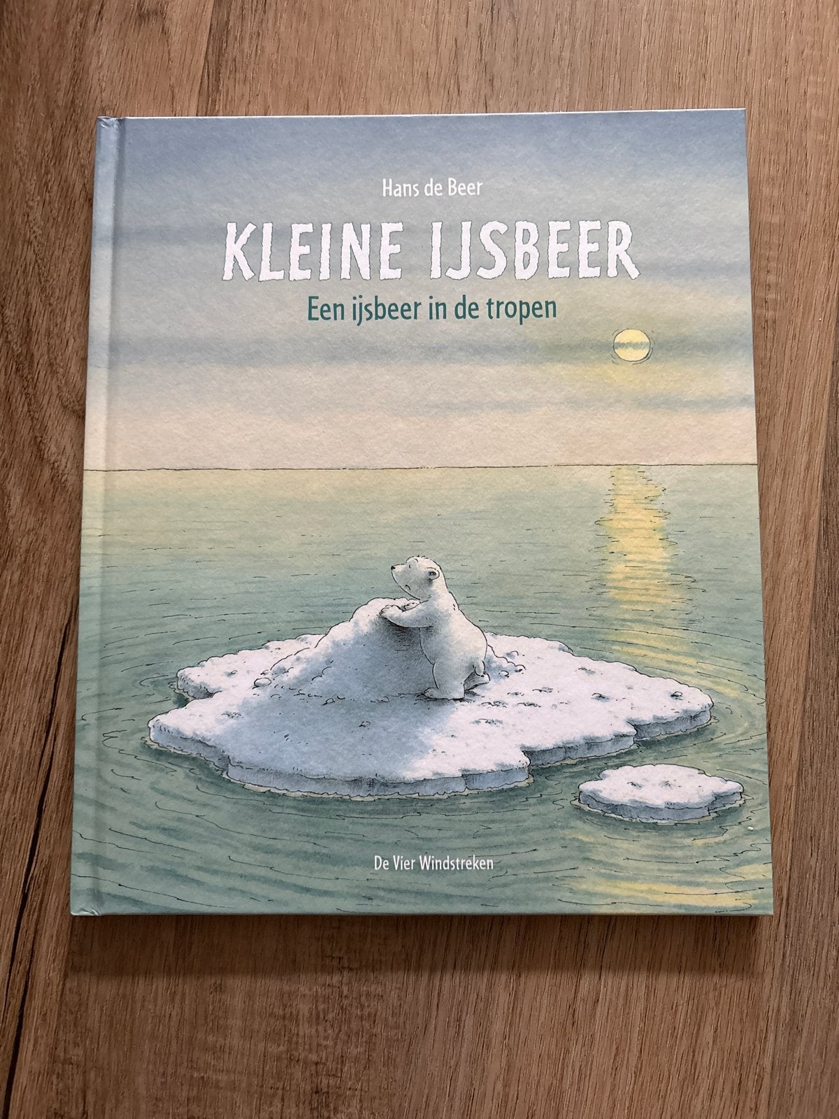 Kleine IJsbeer: Een ijsbeer in de tropen - Hans de Beer, Boeken, Ophalen of Verzenden, Nieuw, Prentenboek