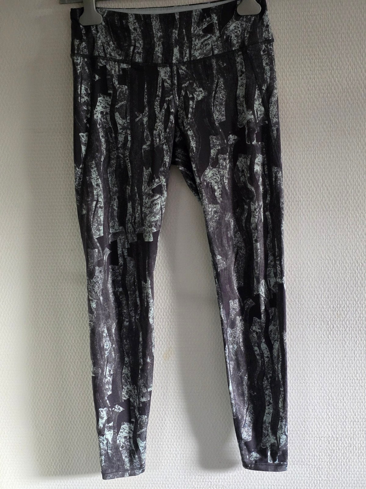 H&M Sport dames Legging Maat M - Zwart/Mintgroen Patroon, Maat 38/40 (M), H&M, Meerkleurig, Ophalen of Verzenden