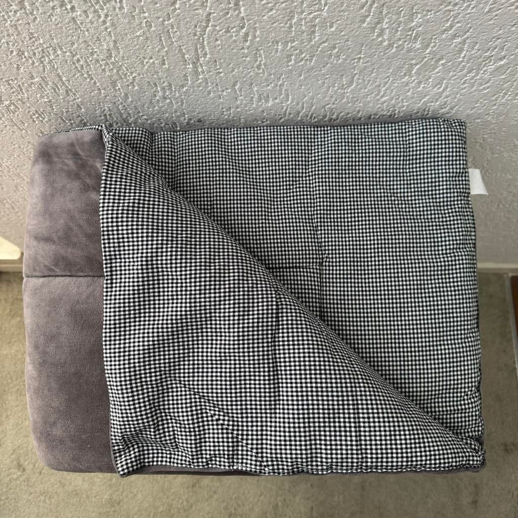 Boxkleed nieuwstaat geruit/grijs velours 85 x 105 cm, Verzenden, Zo goed als nieuw, Rechthoekig, Boxkleed