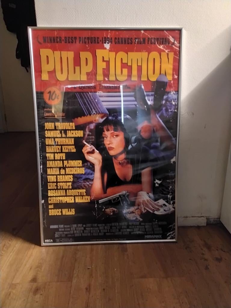 Ingelijste Pulp Fiction Poster - 71x102cm, Met lijst, Deurposter of groter, Ophalen of Verzenden, Film en Tv