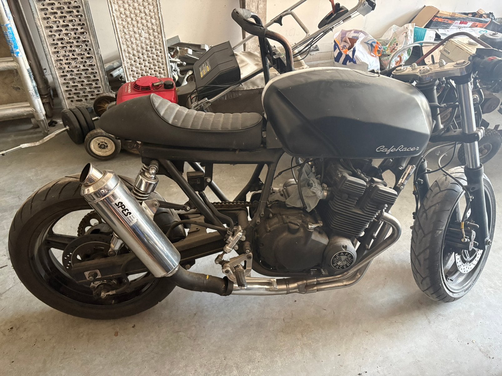 Café racer Suzuki 600 cc, Particulier