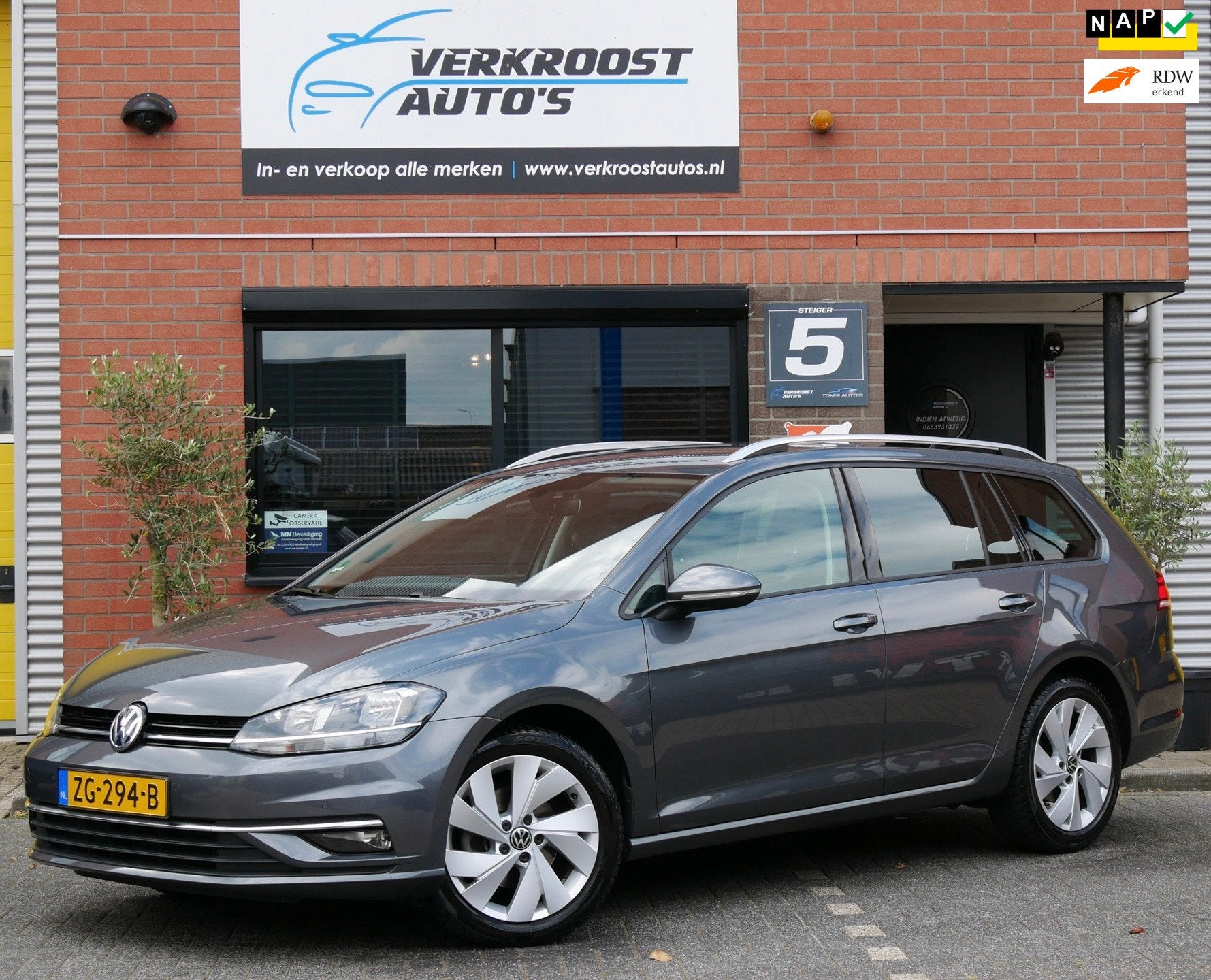 Volkswagen Golf Variant 1.0 TSI Highline. massage. stoelverw, Gebruikt, Euro 6, Origineel Nederlands, Grijs