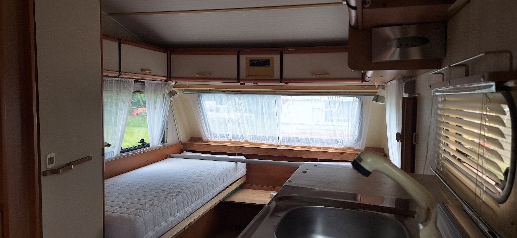 Solifer 510 wintercaravan, Caravans en Kamperen, Vast bed, Solifer, Koelkast, Treinzit