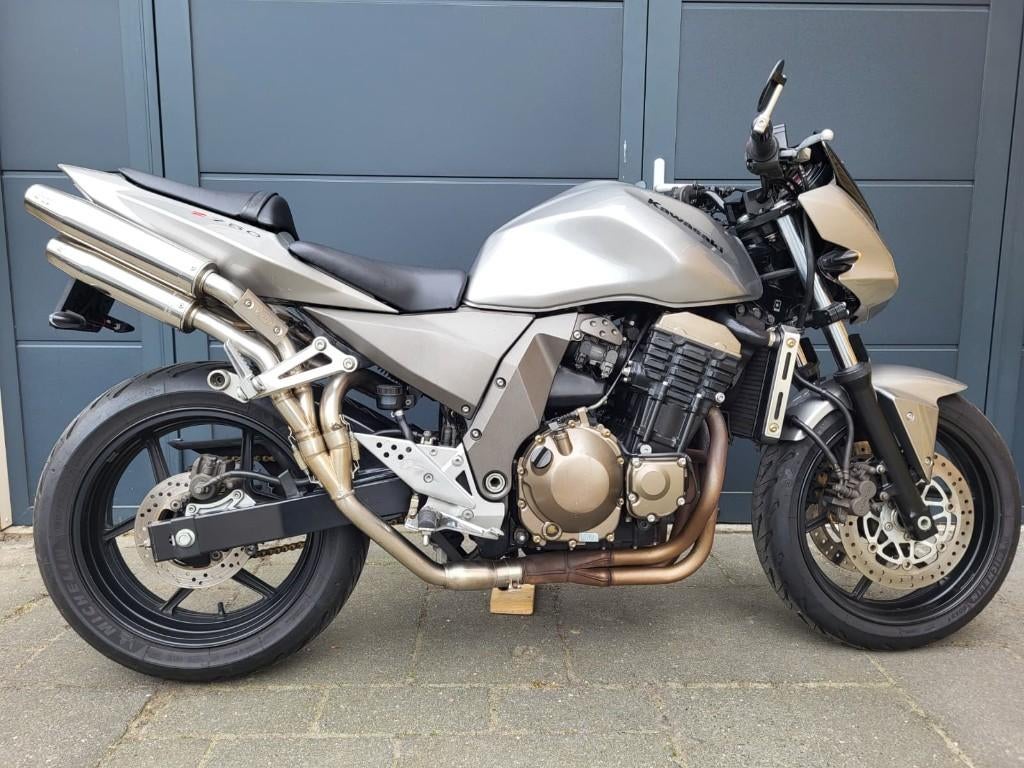 Nette en goed onderhouden Kawasaki Z750!, Motoren, Motoren | Kawasaki, Sportuitlaat, 750 cc, 4 cilinders, Motorrijbewijs A