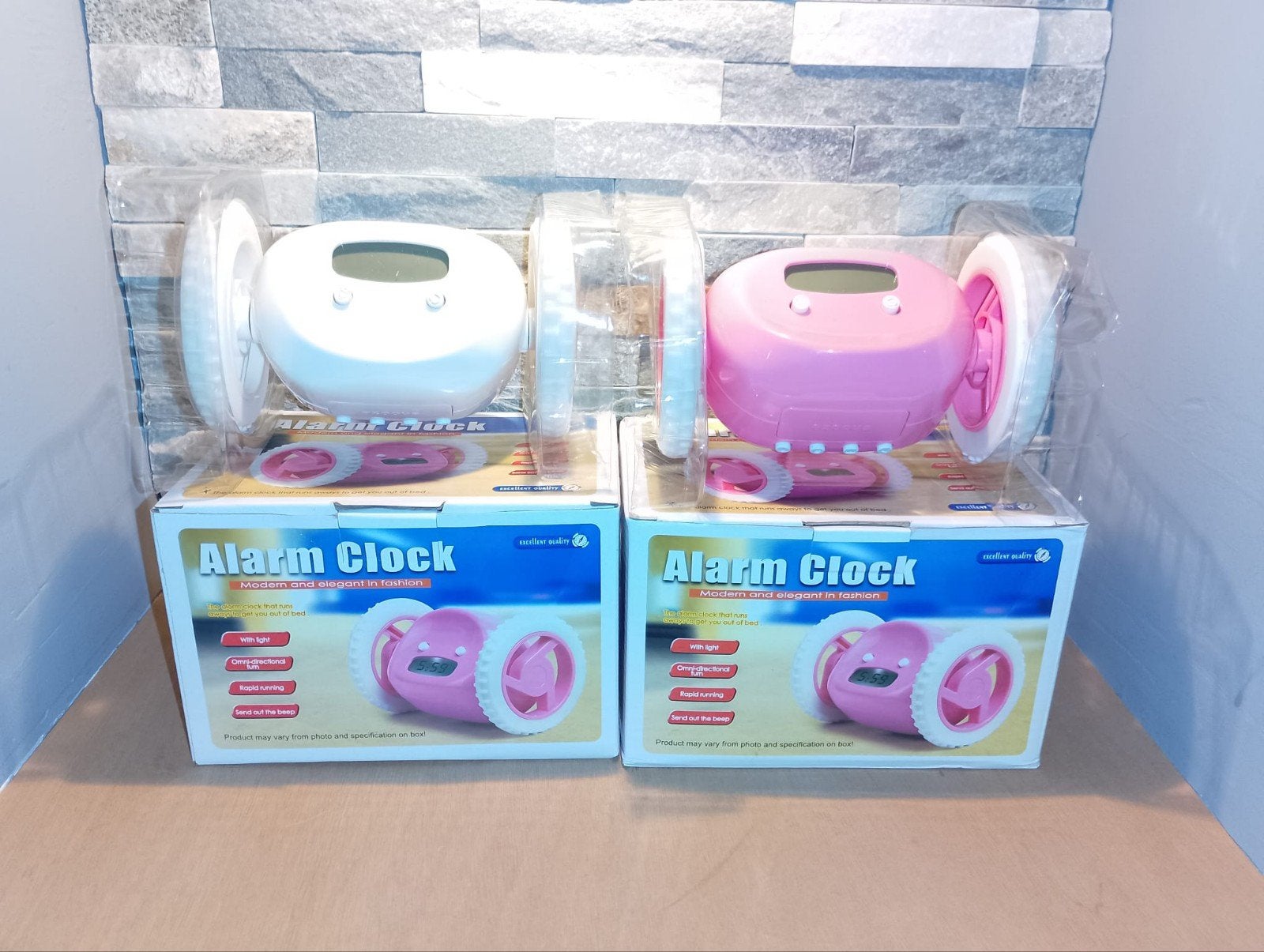 Rollende Wekker - Roze of Wit - Wordt wakker met plezier!, Huis en Inrichting, Ophalen, Werkt op batterijen, Nieuw, Roze