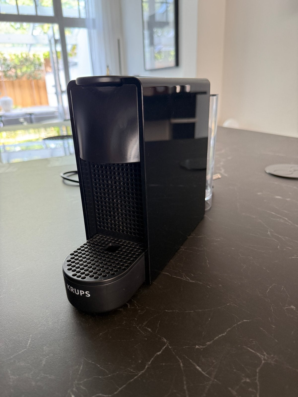 Krups Nespresso Essenza Mini Zwart, Ophalen, Koffiepads en cups, Espresso apparaat, Zo goed als nieuw