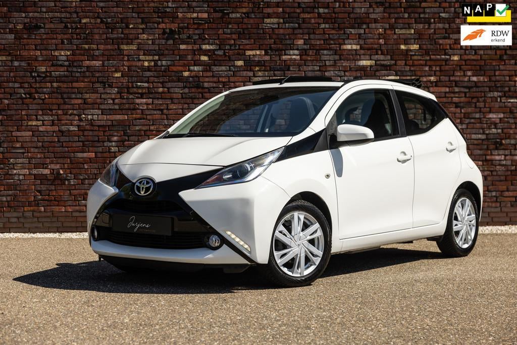 Toyota Aygo 1.0 VVT-i x-wave 5-drs | Cabrio | Camera | Airco, Voorwielaandrijving, Euro 5, Gebruikt, Zwart