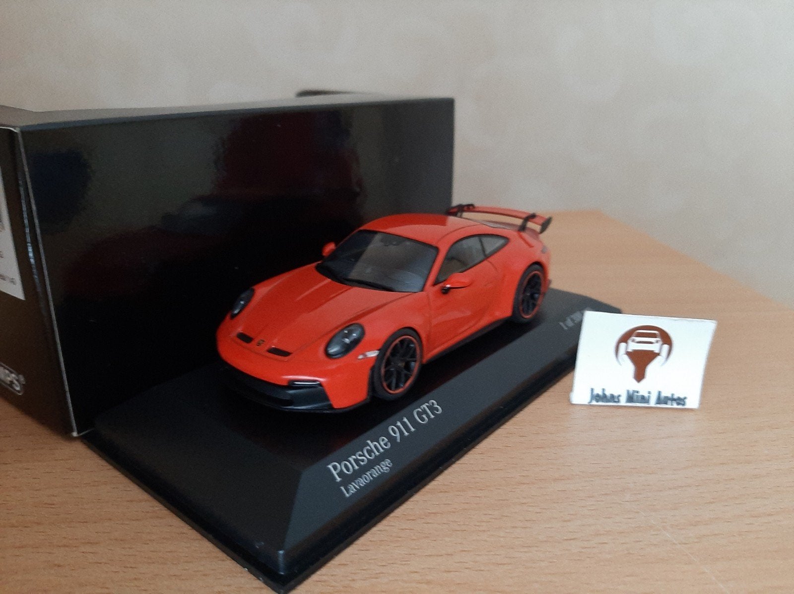 Porsche 911 (992) GT3 2020 Lava Orange Minichamps 1:43