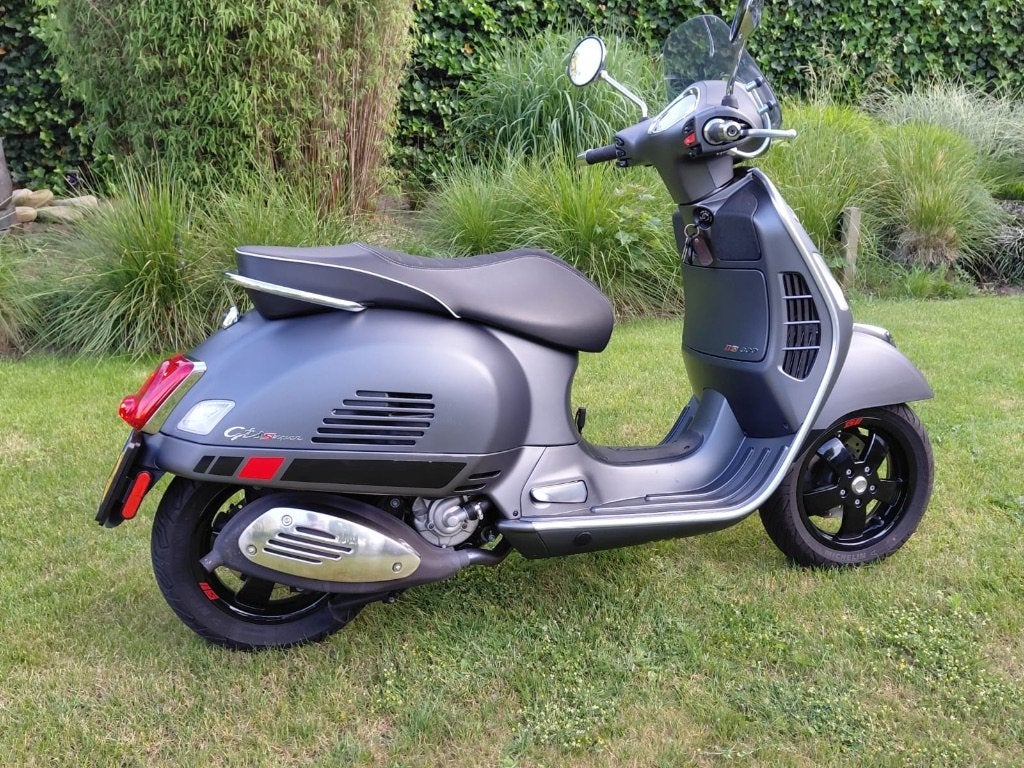 Vespa GTS 300 Super Sport Grigio Titanio (ABS en ASR), Scooter, Particulier, Meer dan 35 kW, Minimaal motorrijbewijs A2