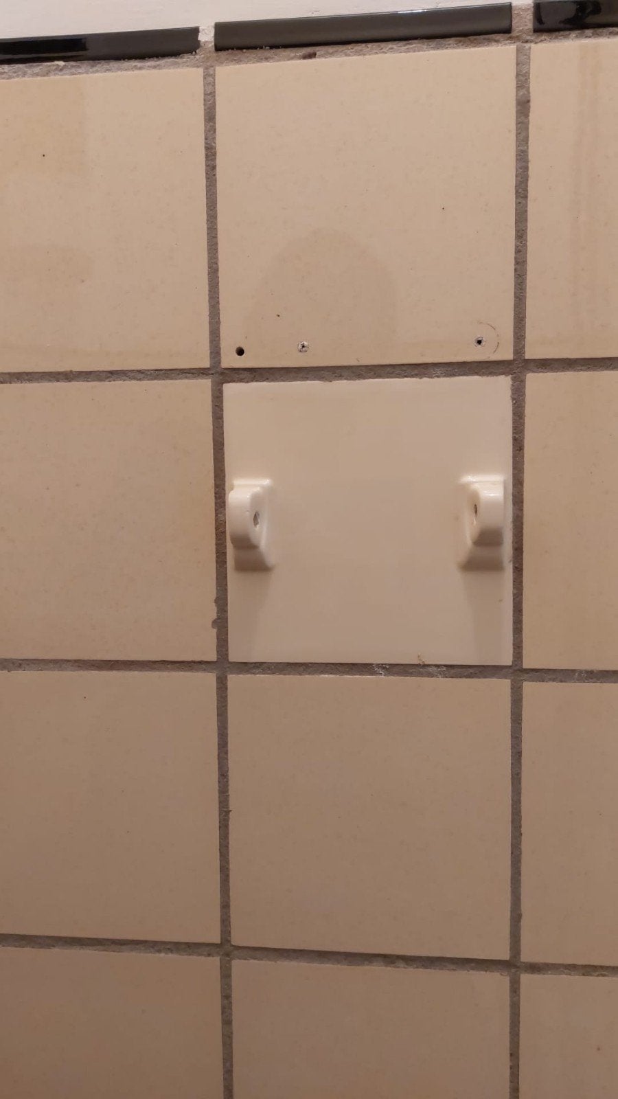 Gevraagd: Vintage porseleinen toiletrolhouder met houten rol, Ophalen of Verzenden