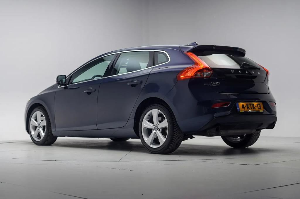 Volvo V40 T4 Momentum [ PDC Navi Clima half-leder Stoelverwa, 1596 cc, Gebruikt, Automatische klimaatregeling, 4 cilinders