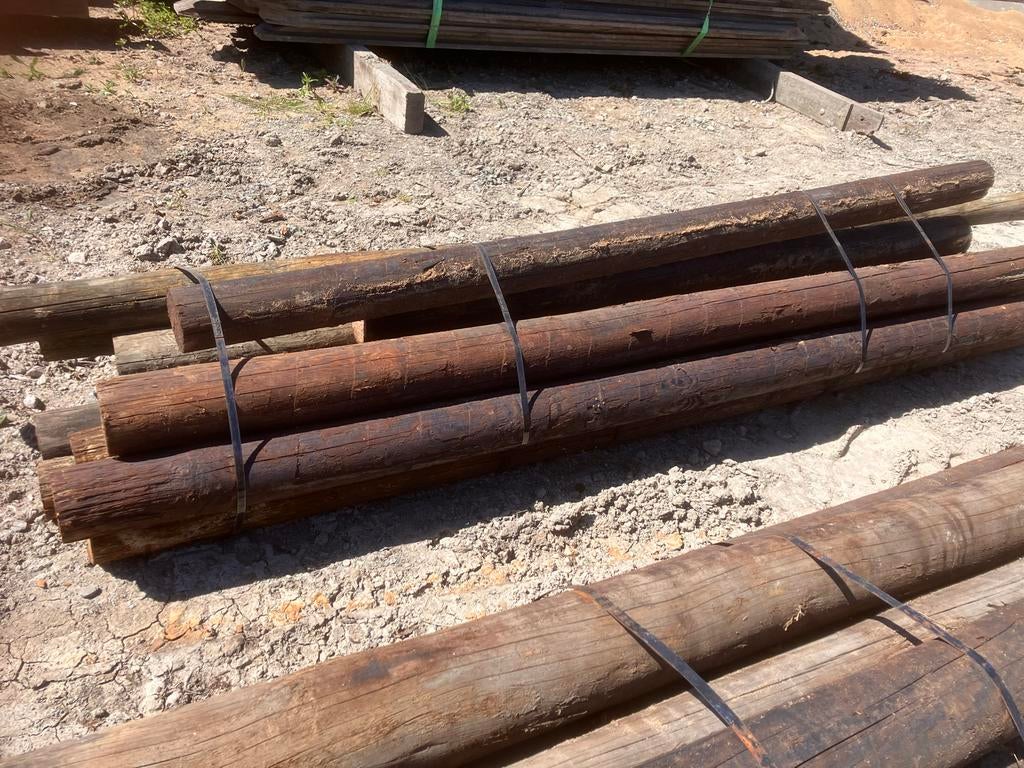 Gebruikte gecresoteerde houten palen 2,5 tot 3 meter, Doe-het-zelf en Verbouw, Ophalen, Gebruikt, Balk, Overige houtsoorten