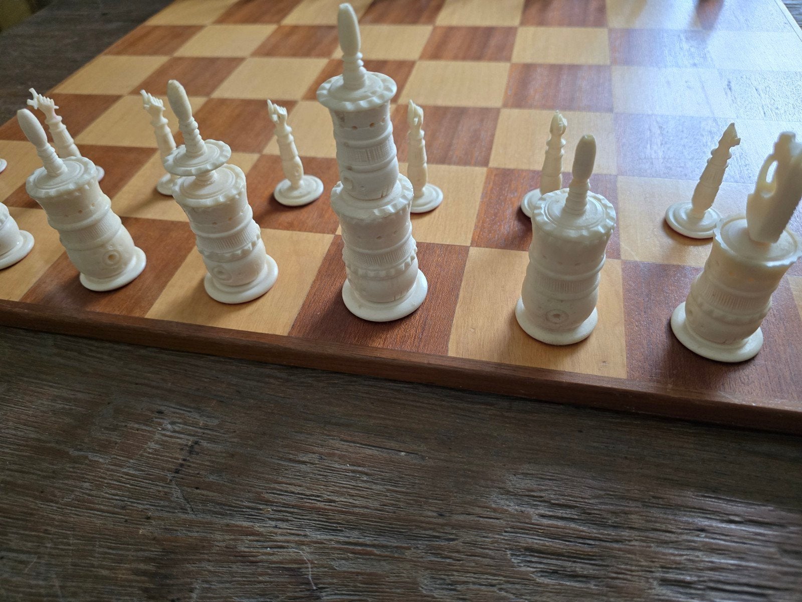 Antiek schaakspel met houten bord, Een of twee spelers, Ophalen, Gebruikt