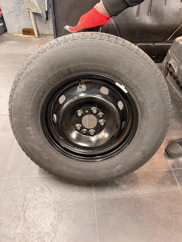 Pirelli  camper band met velg 225/75/16.  5x118, Gebruikt, 16 inch, Banden en Velgen, Winterbanden