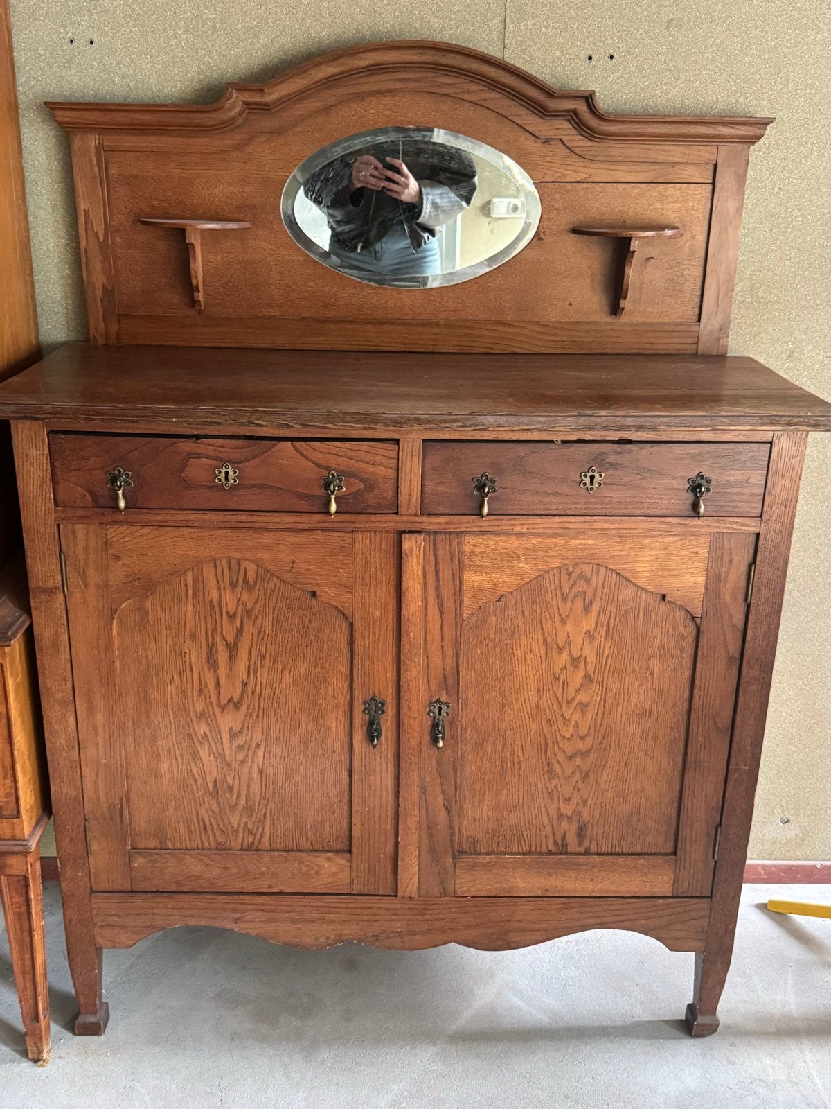 Mooie houten kast met spiegel - ideaal voor hal of woonkamer, Antiek en Kunst, Ophalen of Verzenden