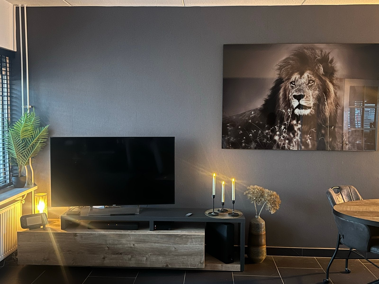 Indrukwekkende Leeuw op Glasplaat - 160x110 cm, Huis en Inrichting, Ophalen, Zo goed als nieuw, Schilderij, 100 tot 125 cm