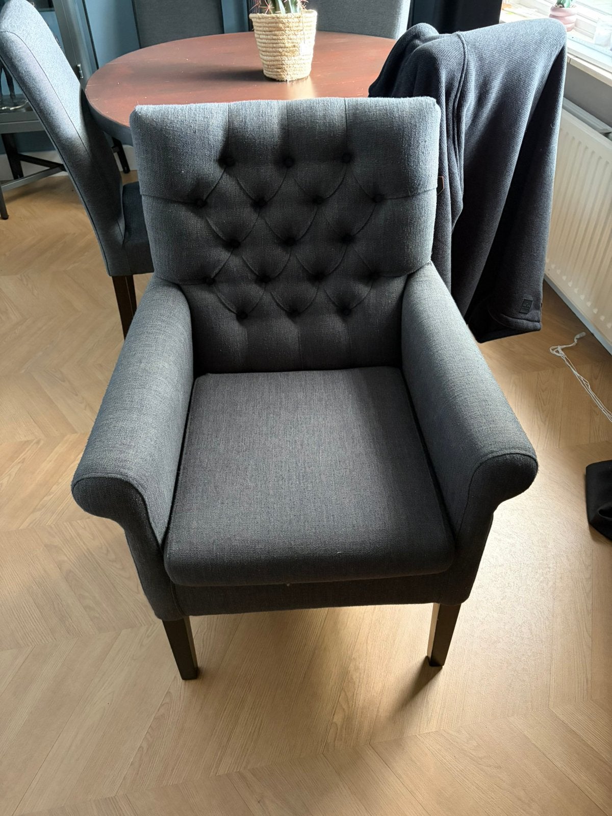 4x antraciet gekleurde stoelen, Ophalen, Zo goed als nieuw, Stof, 50 tot 75 cm