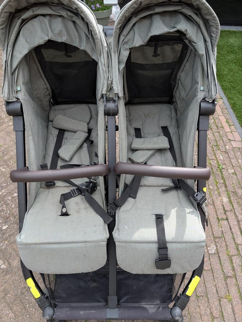 Novi Dubbele Buggy - Ideaal voor Twee kinderen, Gebruikt, Duowagen, Ophalen, Kinderwagen