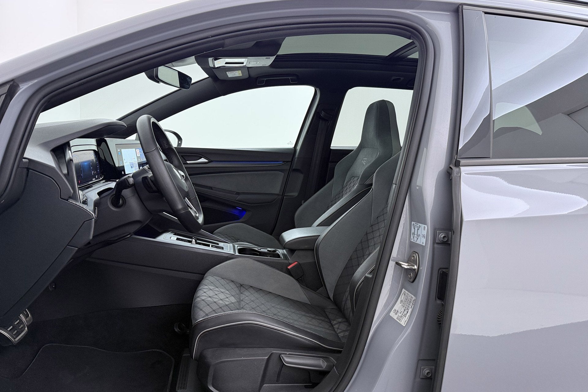 Volkswagen Golf Variant 1.5 eTSI R-Line Business+ | 3-zone c, Auto's, Volkswagen, 4 cilinders, 150 pk, Alcantara, Hybride Elektrisch/Benzine