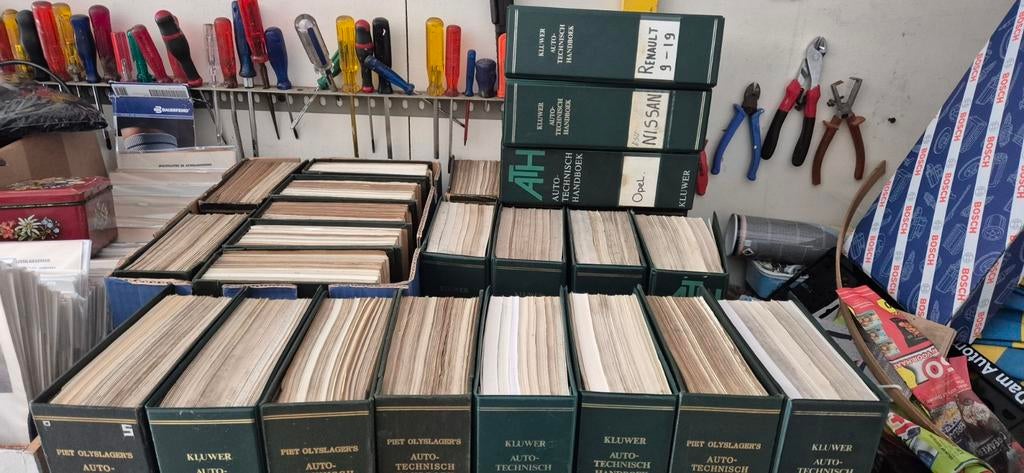 25 kluwer auto technisch Handboeken, Ophalen of Verzenden, Gelezen, Algemeen