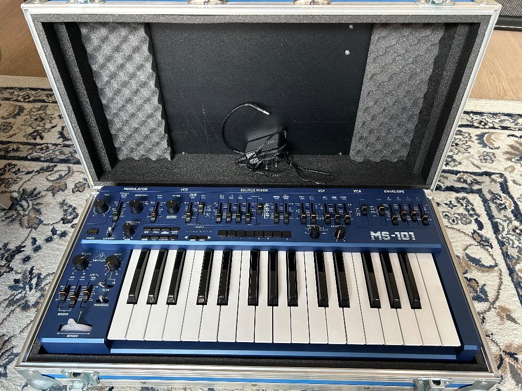 Behringer MS101 inclusief flightcase, Gebruikt, Overige aantallen, Met koffer of flightcase, Ophalen
