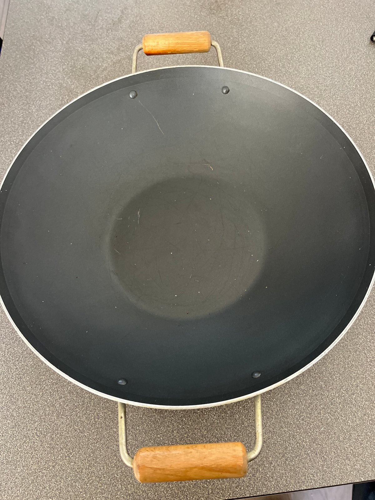 Tomado Wokpan met houten handvatten anti-aanbaklaag en ring, Overige materialen, Gebruikt, Antiaanbaklaag, Ophalen of Verzenden