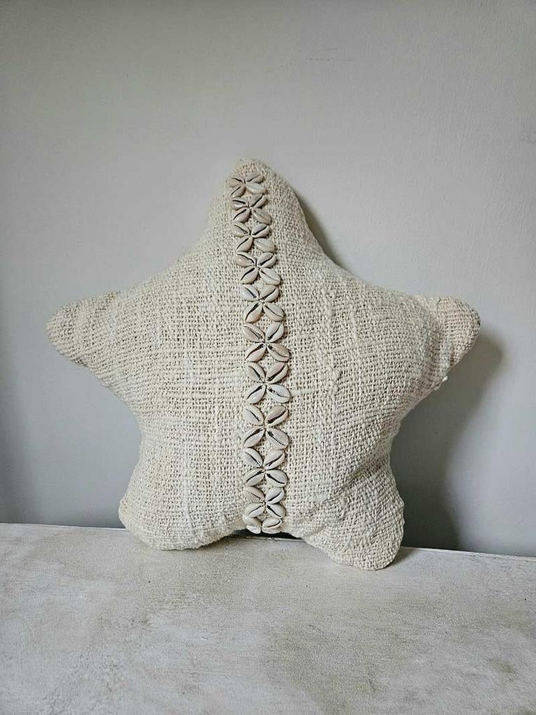 Schelpen ster kauri kussen 1 uit Bali, Huis en Inrichting, Woonaccessoires | Kussens, Vierkant, Ophalen of Verzenden, Tropical home