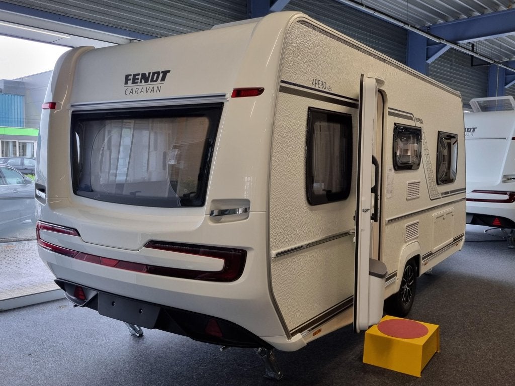 Fendt Apero 465 TG Enkele bedden - 1800 kg, Caravans en Kamperen, Caravans, Standaardzit, Bedrijf, Fendt, Schokbreker