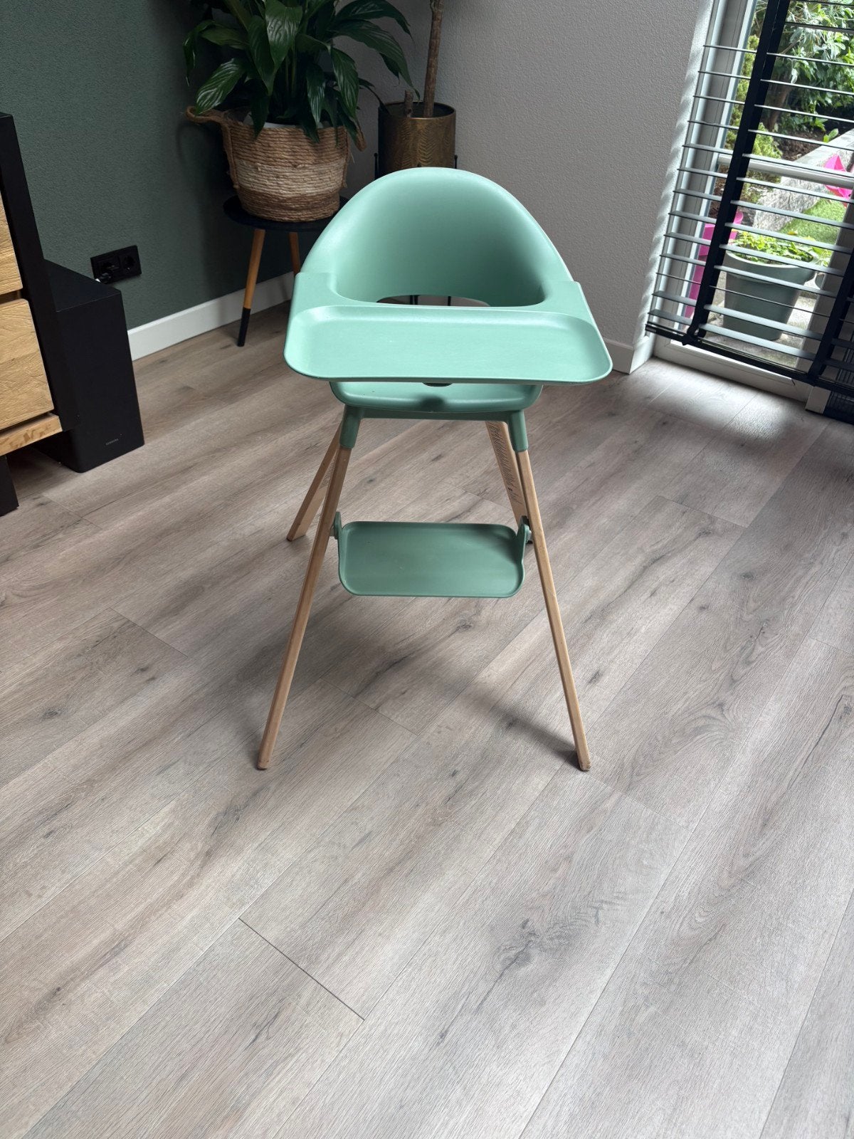 Stokke Clikk kinderstoel in goede staat met beugels, Kinderen en Baby's, Ophalen, Gebruikt, Meegroeistoel, Afneembaar eetblad