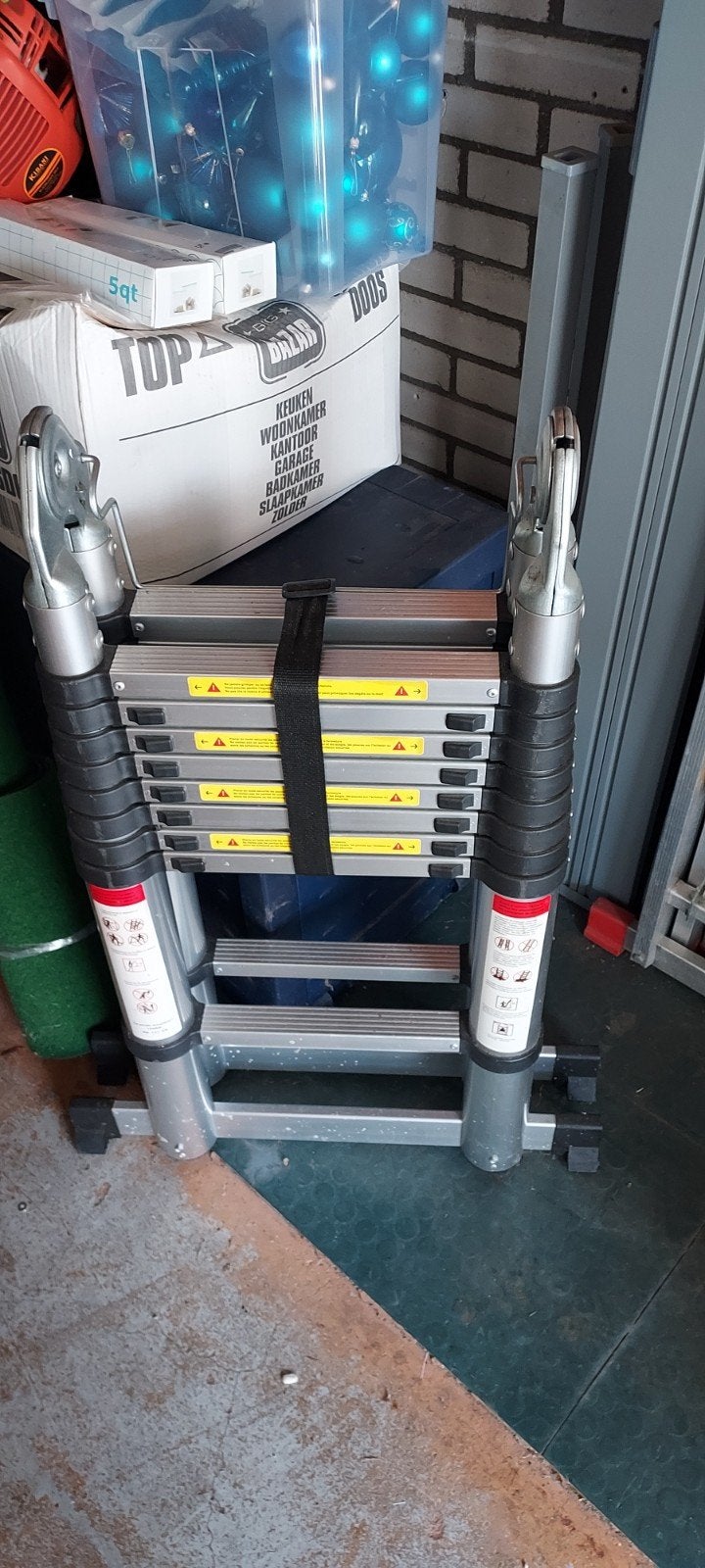 Tekoop uitschuif trap 2 x 8 spots, Doe-het-zelf en Verbouw, Ladders en Trappen, Ophalen, Nieuw, Opvouwbaar of Inschuifbaar, Minder dan 2 meter