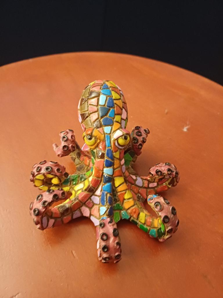 Beeldje van inktvis, mozaïek, Gaudi stijl, Ophalen, Nieuw, Dier