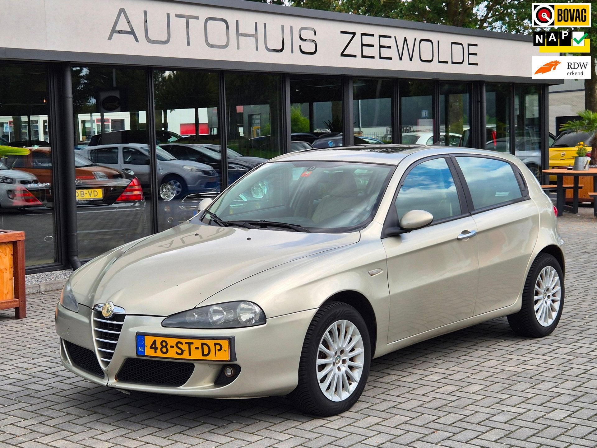 Alfa Romeo 147 2.0 T.Spark Distinctive I Leder I Nap, Auto's, Alfa Romeo, Voorwielaandrijving, Gebruikt, 150 pk, 400 kg