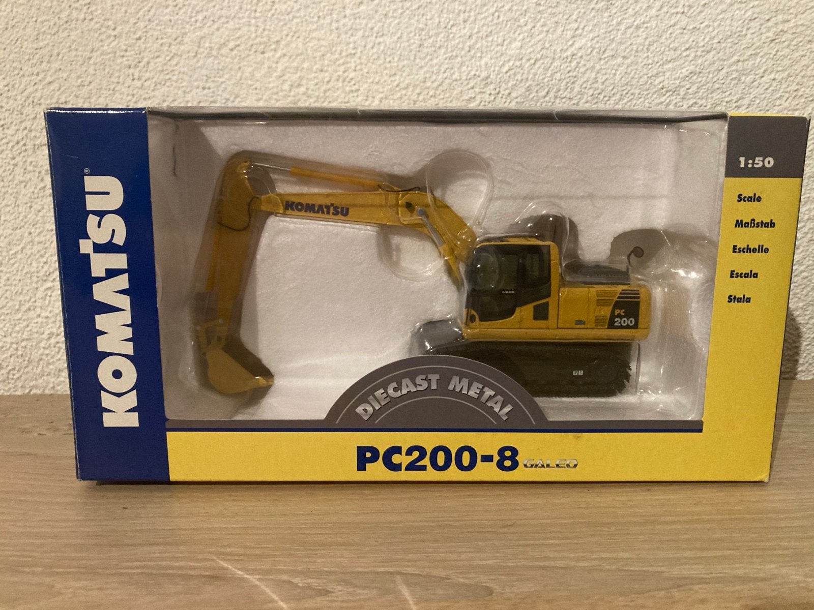 Komatsu PC200-8 Graafmachine Model 1:50 Diecast Metal, Ophalen of Verzenden, Nieuw, Hijskraan, Tractor of Landbouw, Overige merken