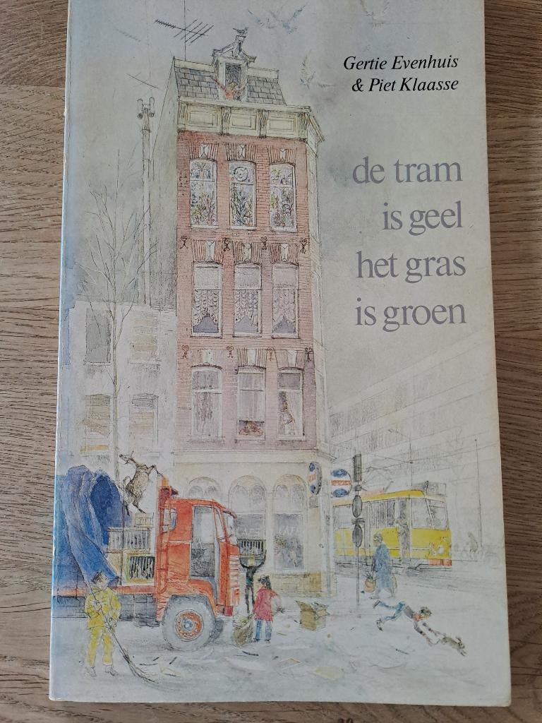 DE TRAM IS GEEL, HET GRAS IS GROEN. GERTIE EVENHUIS., Gelezen, Gertie Evenhuis, Fictie algemeen, Ophalen of Verzenden