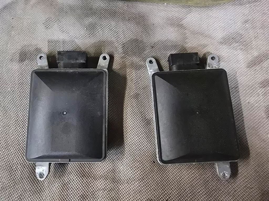 Audi TT 8S 2014+ Side Assist Sensor L R 8S0907566 8S0907568, Auto-onderdelen, Gebruikt, AUDI AG, Auto-Union-Strasse 1
85045  Ingolstadt, DE