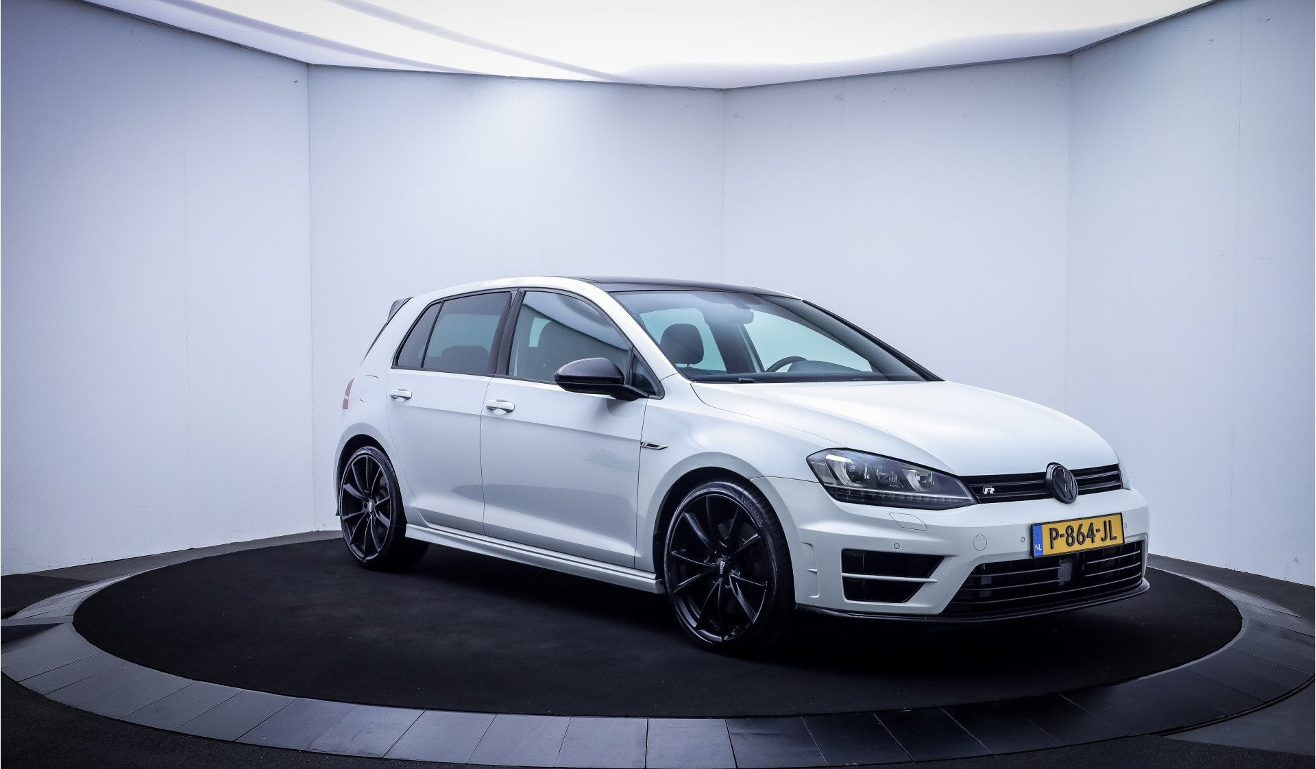 Volkswagen Golf 2.0 TSI R 4Motion PANO | XENON | LEDER | STO, Auto's, Gebruikt, 4 cilinders, 1984 cc, Wit