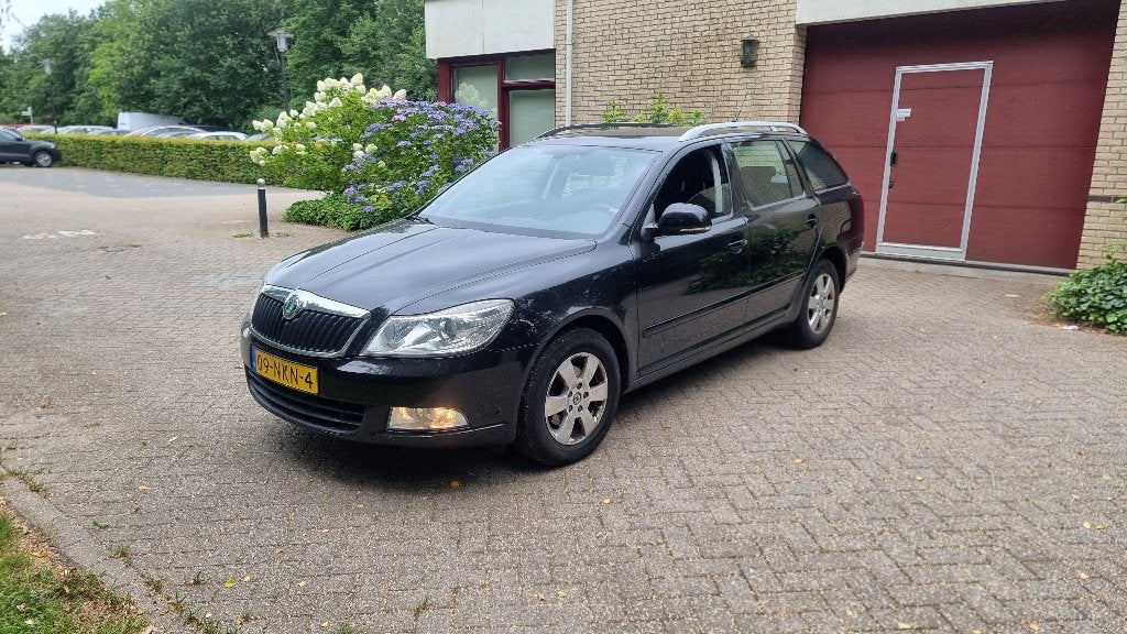 Skoda Octavia Elegance 1.2 TSI Combi 2010 Zwart Clima, Voorwielaandrijving, Euro 5, 4 cilinders, Zwart