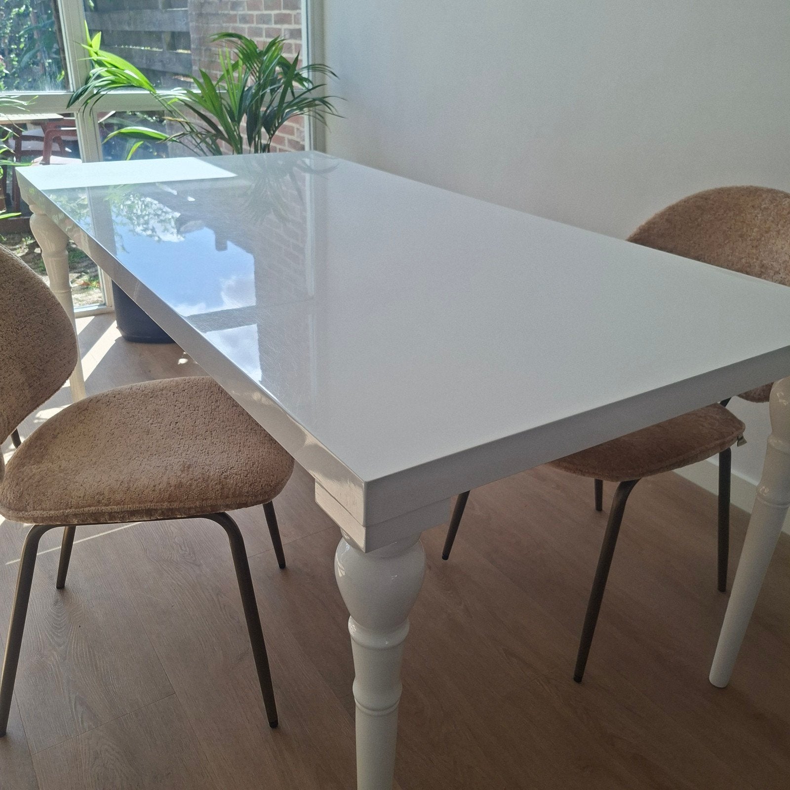 Witte hoogglans eettafel van kunststof, Huis en Inrichting, Ophalen, Gebruikt, Kunststof