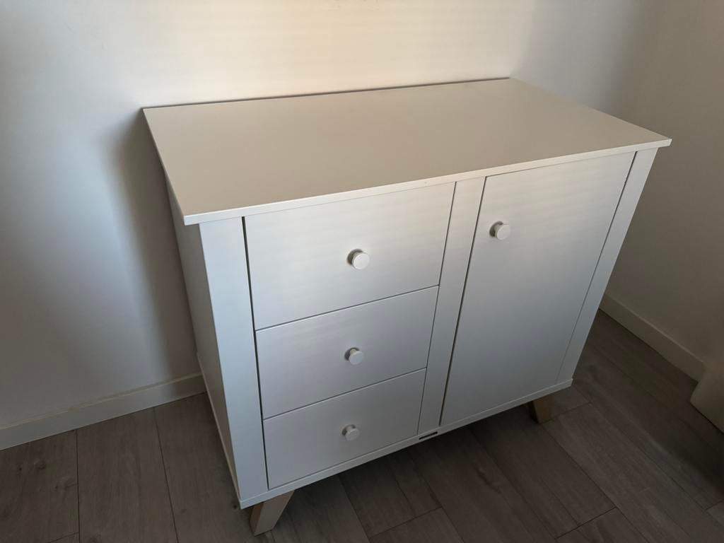 Kidsmill Lars ledikant + commode te koop, Kinderen en Baby's, Kinderkamer | Complete kinderkamers, Ophalen, Zo goed als nieuw