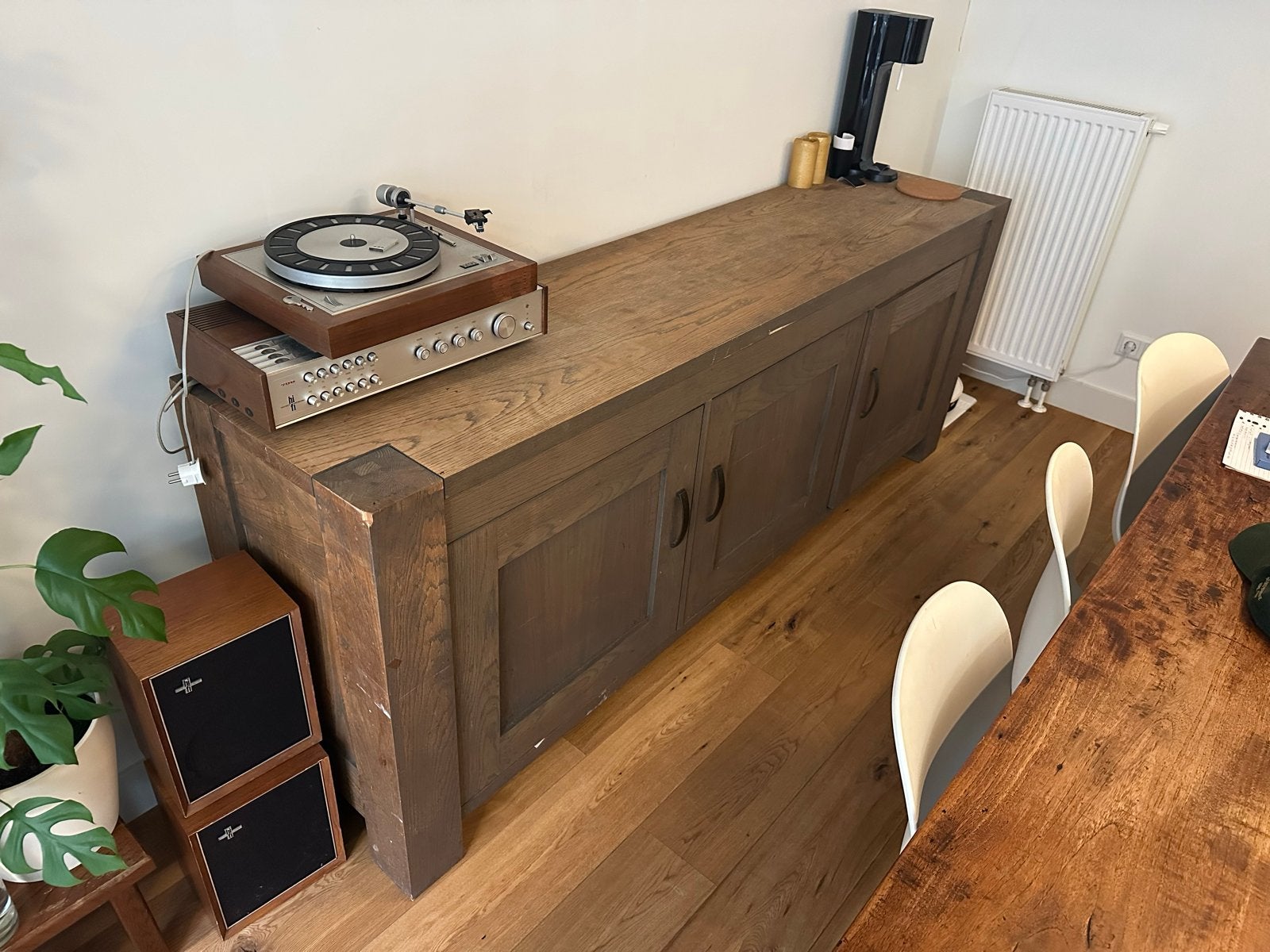 Robuust houten dressoir met opbergruimte, Ophalen, Gebruikt, 150 tot 200 cm, 25 tot 50 cm