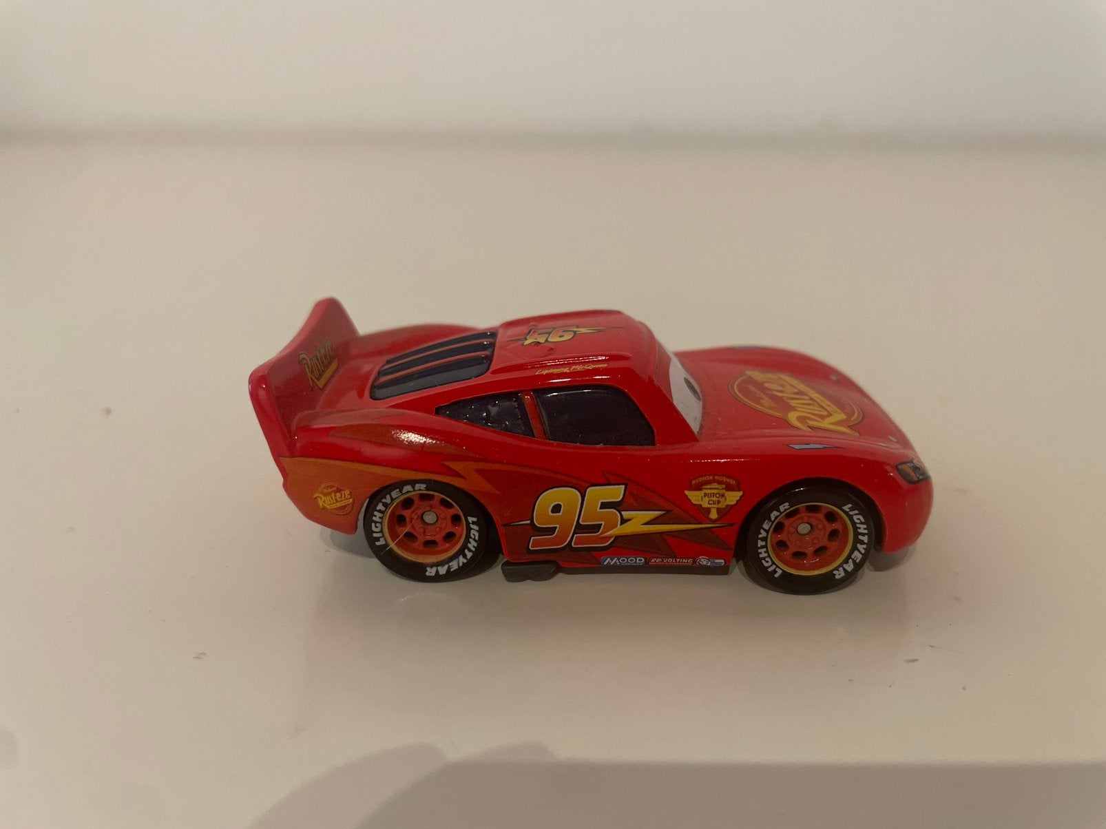 Disney Cars - Piston Cup Lightning McQueen, Ophalen of Verzenden, Zo goed als nieuw