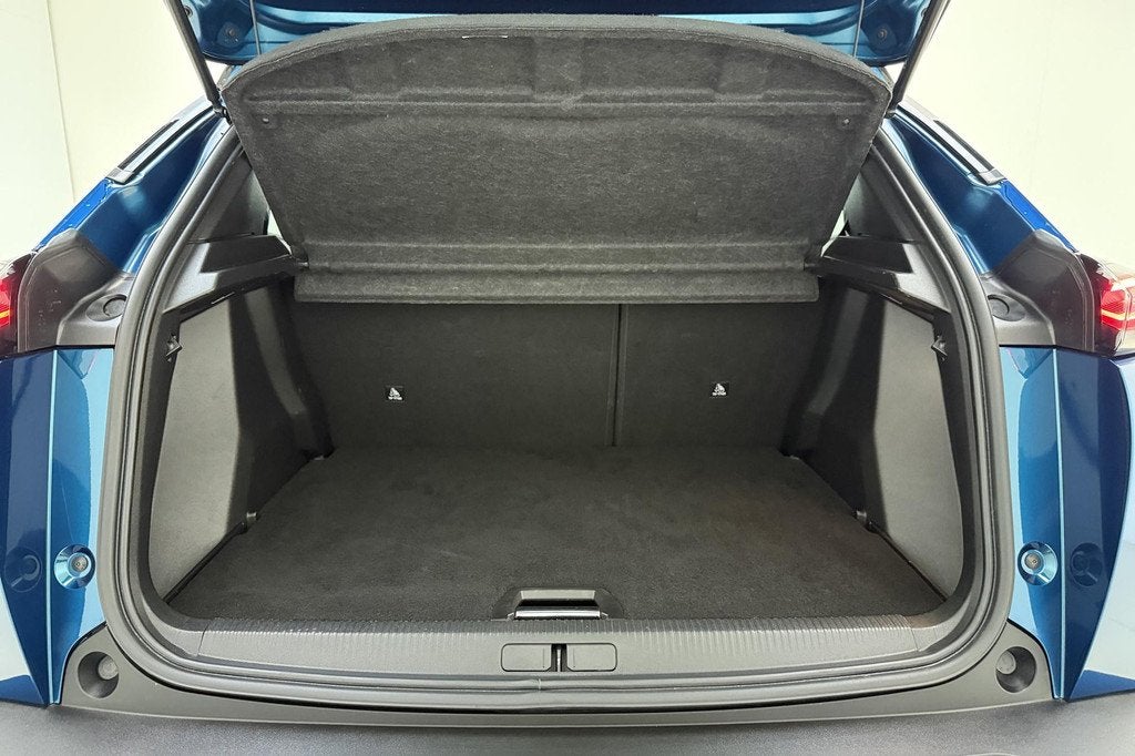 Peugeot 2008 1.2 Hybrid 145 GT | Automaat | Climate & Cruise, Auto's, Peugeot, 1272 kg, Euro 6, 1199 cc, Blauw