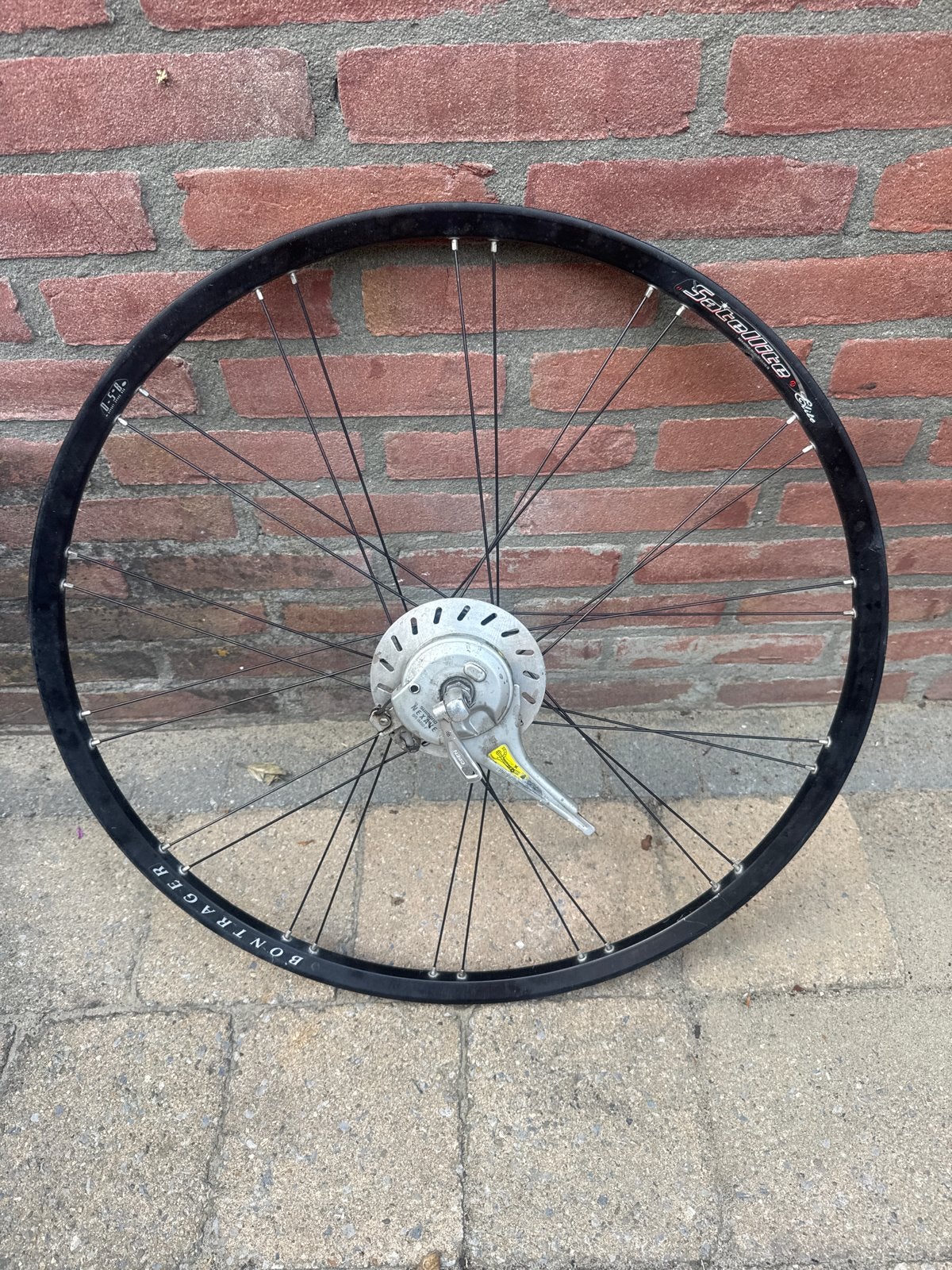 Bontrager Satellite Elite Voorwiel met Shimano Nexave Naaf, Fietsen en Brommers, Fietsonderdelen, Gebruikt, Aluminium, Stadsfiets