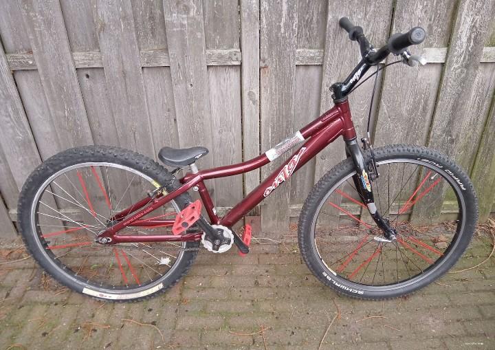 ONZA (Street-) Trialfiets. Groter model met 26 inch wielen., Ophalen, Velgrem, 24 inch of meer